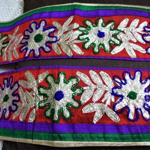 Indische bestickte Spitze, breite Gota Trim, Handwerk Band, Saree Grenze, Verzierung, Stoff Spitze, dekorative Spitze - 4 Meter
