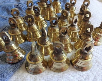 Messing Glocke, Metall Glöckchen, Gypsy Glocken, 29 MM Indische Messing Glöckchen, Kunsthandwerk Glocken, Ethno Weihnachtsdeko - 6 Stk