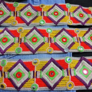 Decoratieve trim, Indisch textiel, handgemaakte trim, Sari Border, Katoen geborduurdkant, etnische trim, Indiase ambachtelijke lint - 1 yard