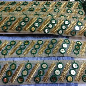 Indian trim, geborduurd Zari kant, decoratieve naaien trim, Sari grens, net stof kant, bruids kant, ambachtelijke lint-9 meter donkergroen