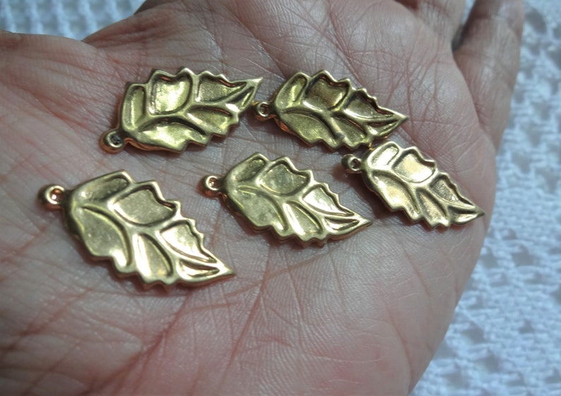 Jewelry Supplies Big Leaf Charms Leaf Pendant Gold Plated Indian Brass Charms 100 Pcs Brass Leaf Charms