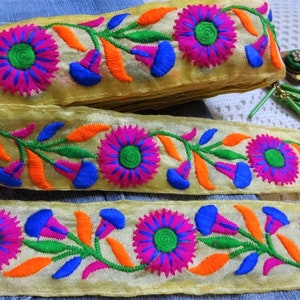 Indiase geborduurde kant, florale decoratieve trim, Craft Ribbon, Sari Border, Journal verfraaiing, Boho Fabric Wedding Naaien Supply 9 yards