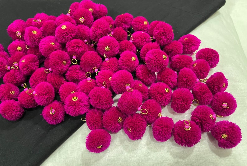 200Pcs 0.6 Inch Pom Balls, Glitter Small Pom Poms
