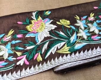 Indian Lace, Embroidered Broad Trim, Sari Border, Decorative Fabric Lace, Indian Ribbon, Wholesale Sewing Supply - 1 Yard