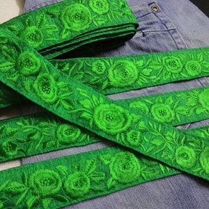 Indische Spitze, dekorative Sari Grenze, grün bestickt ethnischen Trim, indische Blumen Handwerk Band, Boho, Scrapbook, Journal - 1 Meter