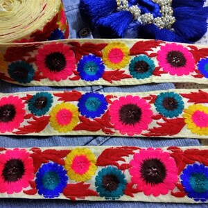 Dentelle indienne, Garniture décorative florale, ruban d’artisanat, frontière de Sari, embellissement de journal, dentelle de tissu de Boho, approvisionnement de couture de mariage -1 yard
