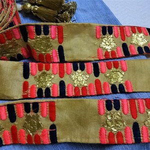 Indian Gota kant, geborduurd Lipstick Craft trim, decoratieve lint, beige stof trim, Sari Border, Groothandel lint, naaien veters-2 meter