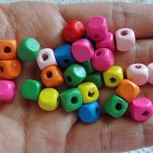 8 mm Assortierte Holzwürfel Perlen, Quadratische Spacer Perlen- Naturholz Schmuckperlen, Armbandperlen, Halskettenperlen - DIY - 250 Stück