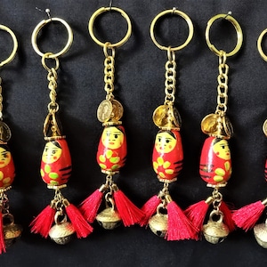 Handbemalte Holz Puppe Quasten, indische Messing Glocke Quasten, ethnische Quasten, Münze Charme Quasten, Schlüsselanhänger, Tasche Charme - 2 Stück
