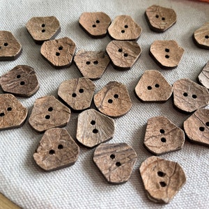 18 mm Recycled Coconut Wood, Coconut Shell Buttons, Wooden Buttons for crochet and knitted products  Sewing Buttons, Craft Supplies - 40 pcs