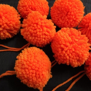 10 pcs Grandes boules pom Poms faites à la main avec boucle de laine, Pom Poms de laine, boules de fil, artisanat et approvisionnement de décoration - Orange