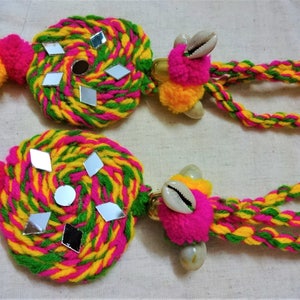 15" Long Tassels faits à la main, Tassels de laine, Camel Swag, BOHO Décoration, Tassels Indiens, Tassels Décoratifs, Fournitures artisanales - Ensemble de 2 Jaunes