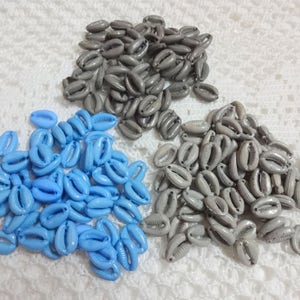 Cowry Shell, Acrylic Cowrie Beads, Jewelry Supplies, Indian Craft Supplies - Light Grey 200 pcs