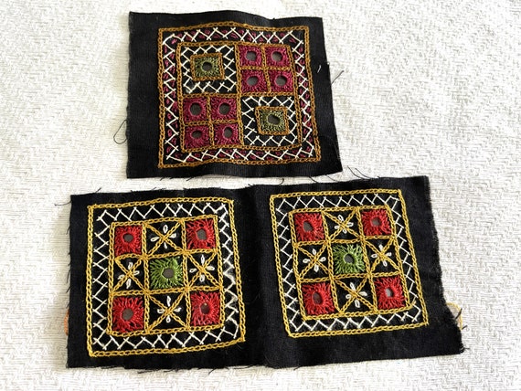 n*a様 TODAY FUL Embroidery Patchwork Trou Kutch Hand Embroidered Multicolored Square Ethnic Sew on Patch