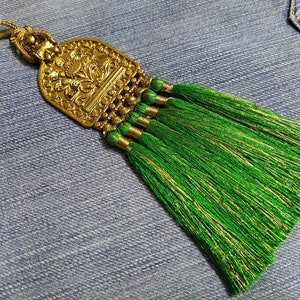 Indische ethnische Anhänger, Schmuck liefert, Metall-Anhänger mit Seide Quasten, Halskette Anhänger, Quaste Anhänger, Anhänger - 1 stück grün