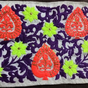 Indian Lace, 5,5" Broad Trim, Sari Border, Decorative White Fabric Lace, Floral Embroidered Boho Ribbon, Wholesale Sewing Trim - 1 Yard