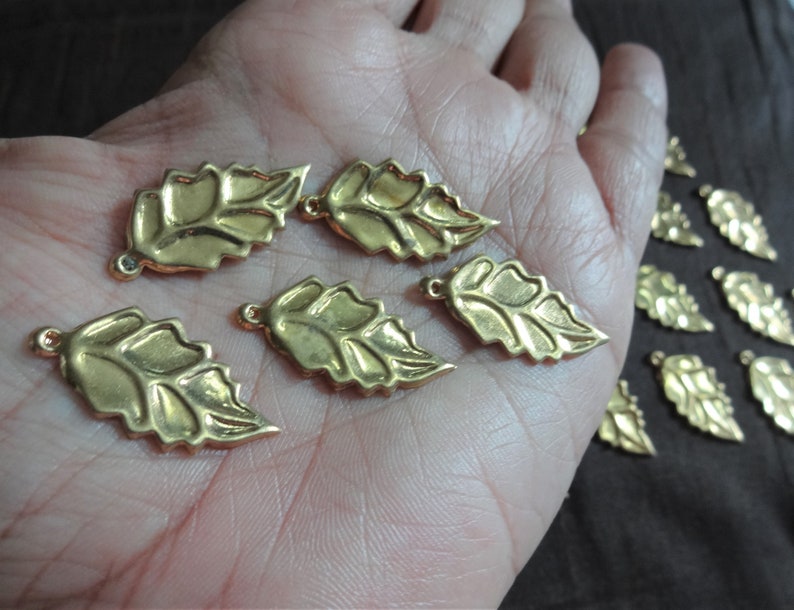 Jewelry Supplies Big Leaf Charms Leaf Pendant Gold Plated Indian Brass Charms 100 Pcs Brass Leaf Charms