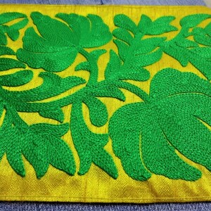 Indische gestickte Spitze, breite Seidenborte, Großverkauf-Handarbeitsband, Sari-Bordüre, Scrapbook-Verzierung, dekorative Gewebespitze - 1 Meter