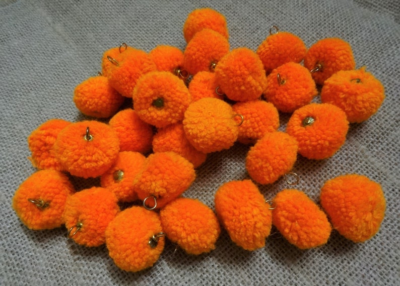 Woolen Pom Poms Handmade Pom Poms Balls with Wire Hook Craft and Decoration Supply -40 pcs Orange with hook n cap Yarn Balls