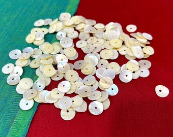 10 mm Mother of Pearl Shell Buttons, Ivory Cream Off White, Round Shape Sewing Craft DIY Scrapbook Decorative Wedding Embellishment 130 pcs