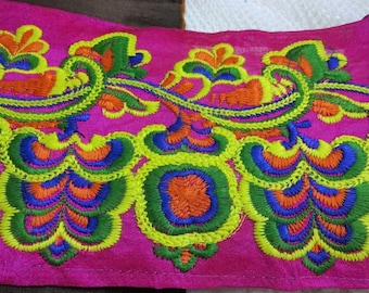 Indian Embroidered Lace, 6.5" Broad Trim, Sari Border,Boho Fabric Lace, Decorative Lace, Indian Ribbon, Embroidered Trim - 1 Yard