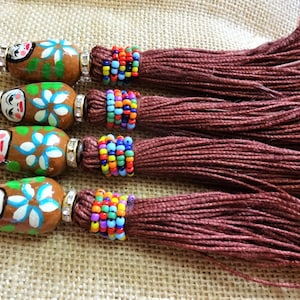 Quasten, Geldbörse & Handtasche Dekoration, Perlen Quasten, dekorative Jute Quasten mit hölzerne Puppe, Indian Quasten, ethnischen Quasten-Satz von 2
