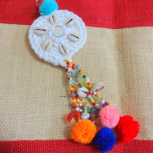Pompon en miroir à la main, pompon en laine, pompon en cauris, bois flotté, indien pompon, gland décoratif, fournitures d’artisanat - blanc