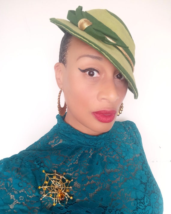 1930s Handmade Felt tilt Hat
