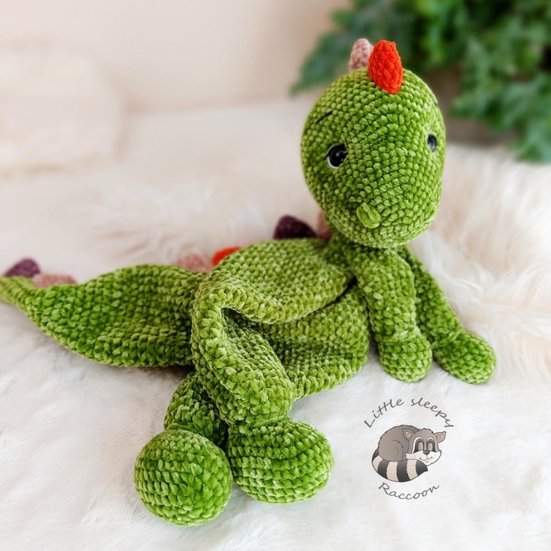 Wzór na szydełkową kołdrę z dinozaurem – Amigurumi Lovey Comforter w formacie PDF w 4 językach zdjęcie 10