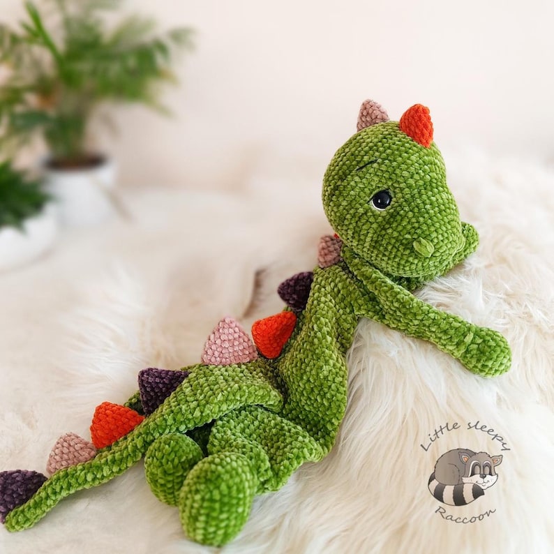 Wzór na szydełkową kołdrę z dinozaurem – Amigurumi Lovey Comforter w formacie PDF w 4 językach zdjęcie 7