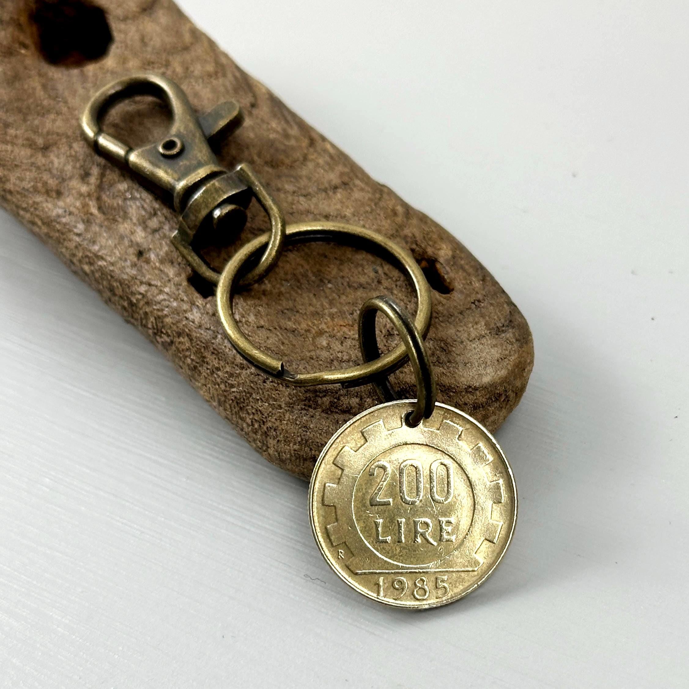 1985年イタリア200リラ硬貨キーホルダー - 40歳の誕生日プレゼント