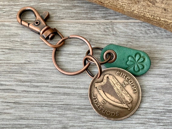 Old Irish penny ( pingin ) and shamrock key chain, key ring or clip, choose coin year for a perfect gift