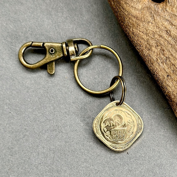 1945 2 Anna coin clip style keychain, Indian two Anna keyring, 78th birthday gift idea, India travel gift idea or coin collector gift