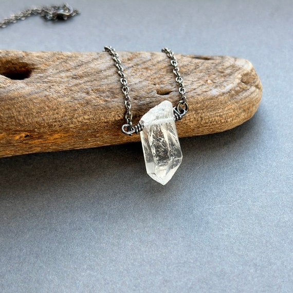 Rough Quartz  point necklace, raw crystal pendant, clear crystal short necklace, simple style minimalist  jewellery gift