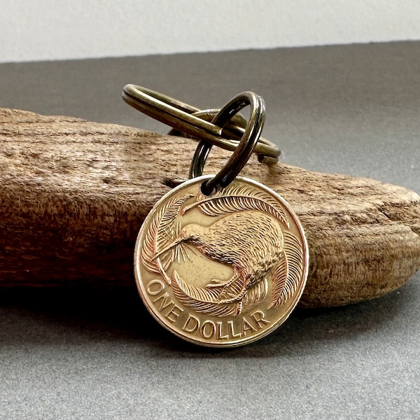 2003 New Zealand dollar coin clip style keyring, a perfect 21st birthday gift or 21st Anniversary present Kiwi coin