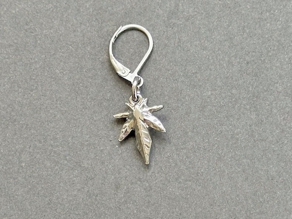 Hemp leaf lever back earring, available as single earring or a pair of earrings, made from stainless steel