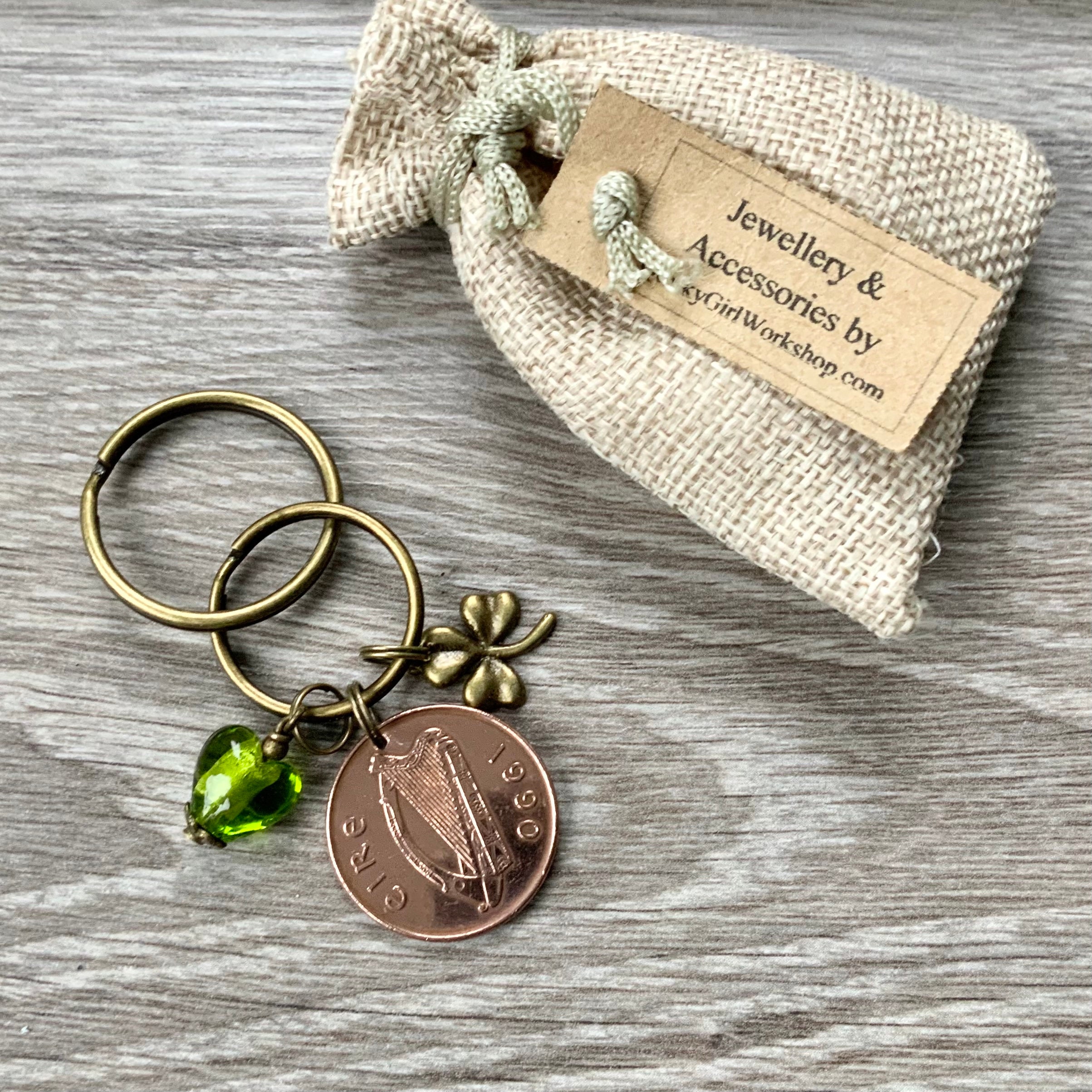 1990 Irish coin and shamrock keyring, key chain or clip ...