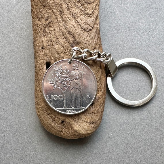 40th birthday gift, 1984 Italian coin key ring, a great birthday gift, Italy key chain, 100 Lire key fob, anniversary present