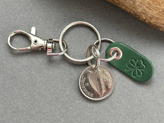 St Patrick’s day 1928 Irish sixpence and green shamrock clip style Key ring, coin from Ireland