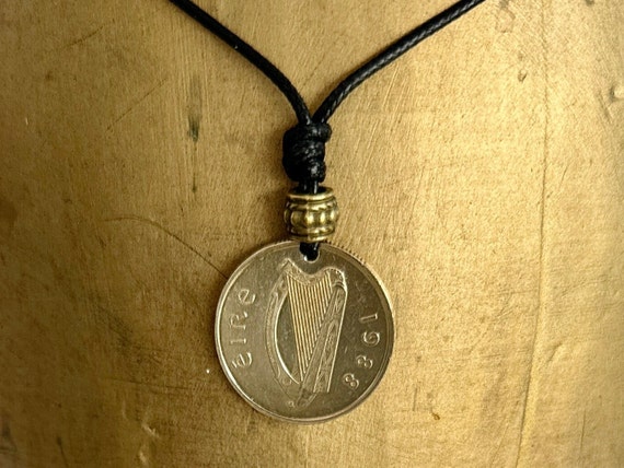 1988 Irish hunter horse coin pendant necklace, the coin was minted in 1988 which would make this necklace a perfect 36th birthday gift