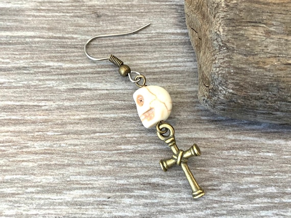 Skull and cross earrings, available as a single earring or a pair of earrings, crucifix jewellery, antique bronze