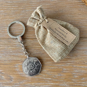 1973 ring of hands UK 50p coin keyring, keychain, or clip, British fifty pence coin 51st birthday or anniversary gift image 6