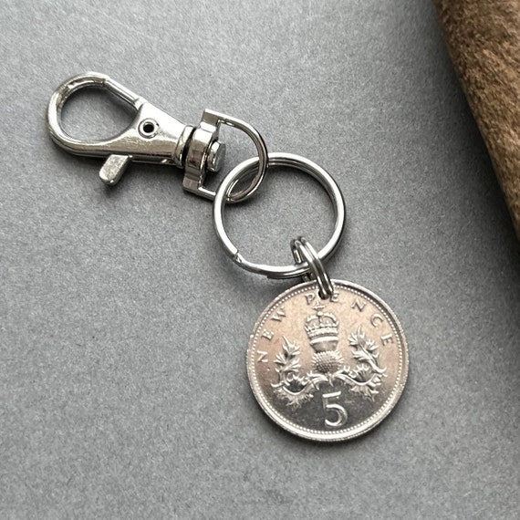 1975 British five pence coin clip style Keyring, Scottish thistle coin keyring, 59th Scotland birthday or anniversary gift