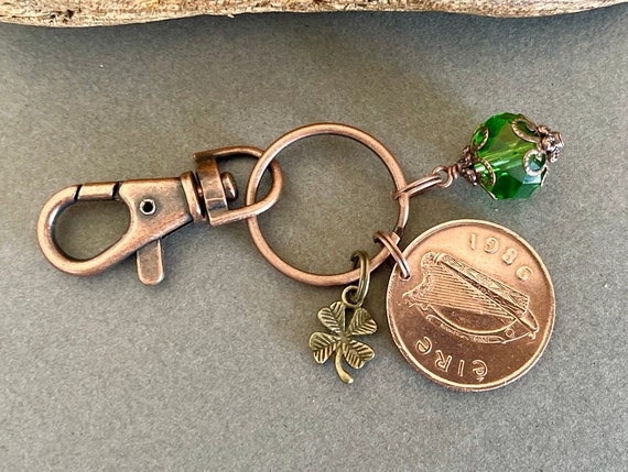 1986 Irish coin bag clip, or Key ring, 1986 birth year coin, a perfect Anniversary or birthday gift for a man or woman
