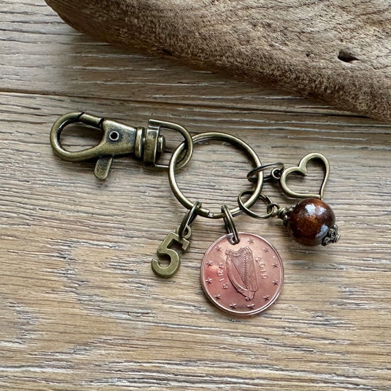Wood anniversary gift, 5th anniversary, 2019 Irish coin available as a keyring or clip, wooden anniversary