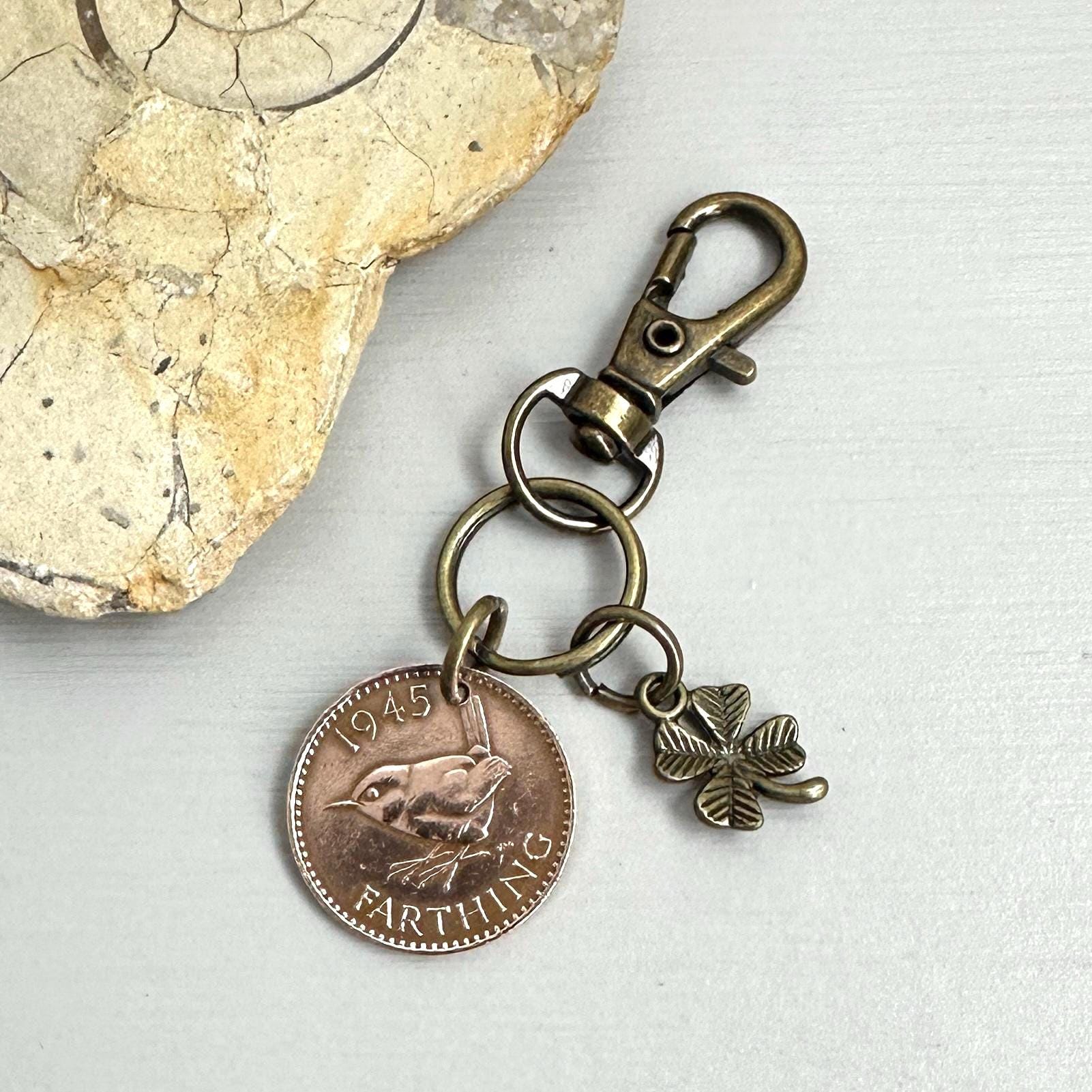 ファージングコインキーホルダー：英国ブロンズコイン、幸運の四つ葉のクローバーチャーム