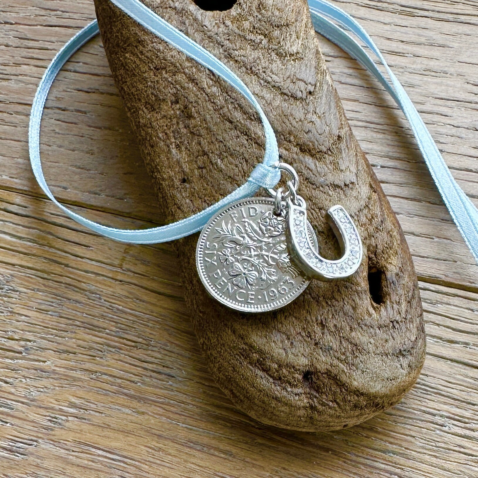 Horseshoe anklet shop