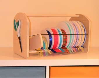 Organizador de cintas GSS Nano Pro para escritorio o pared. Carretes de cinta individuales fáciles de cargar, desde tamaños pequeños de 2 7/16" hasta tamaños profesionales grandes de 8 1/4".