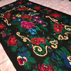 Vintage handwoven wool rug carpet. Moldova carpet- Floral kilim - Romania Kilim Bessarabian Kilim. Vintage Kilim, rose kilim rug
