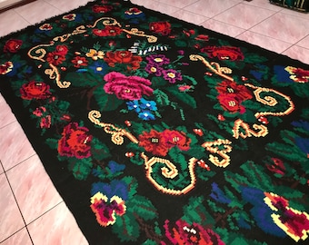 Vintage Floral Kilim Rug – Handwoven Wool Bessarabian Carpet